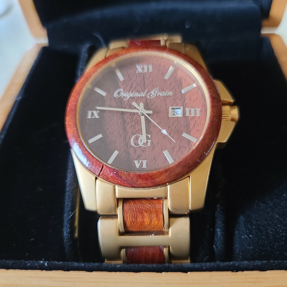 Original Grain Sapphire Crystal Mohogany Gold watc